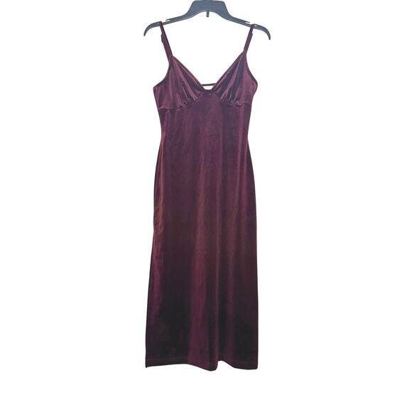 Love at the Pear Dresses & Skirts - Love at the Pear Velvet Burgundy Slip Dress M
